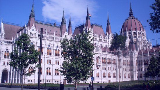 Piazza Lajos Kossuth